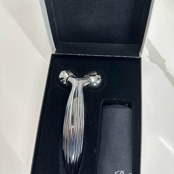 ReFa Carat Ray Face Roller - Picture 5 of 7